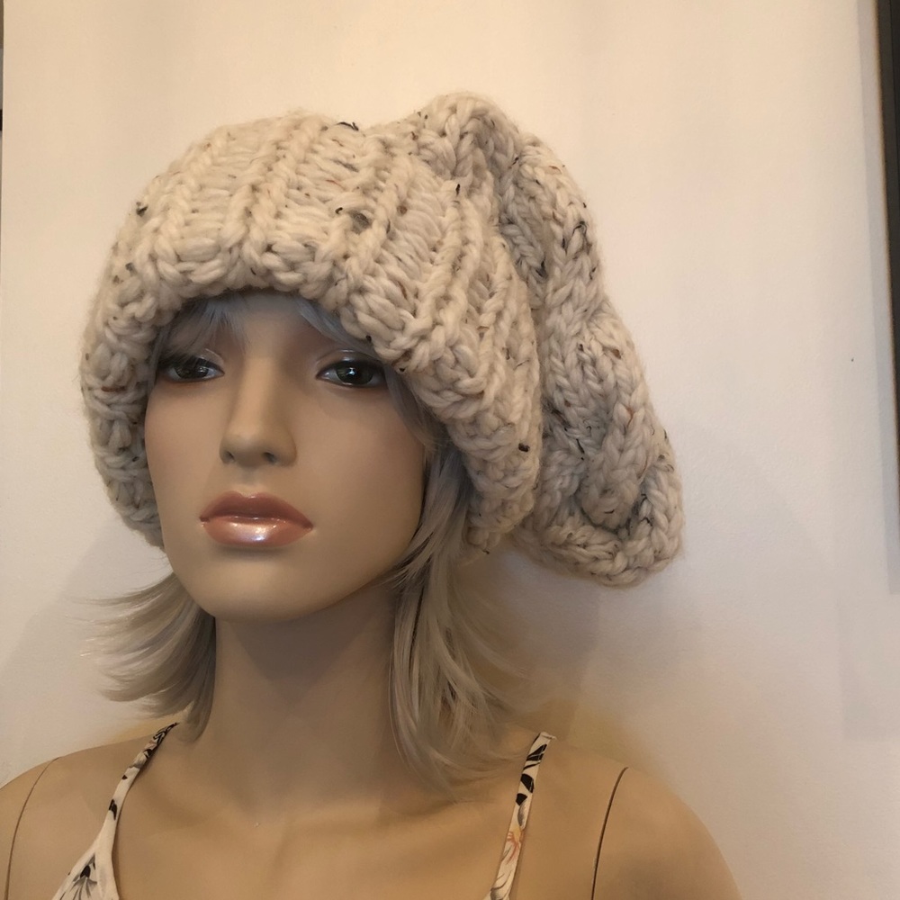 Hand knit winter hat NWOT